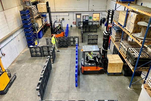 counterbalance forklift training lifting boxes